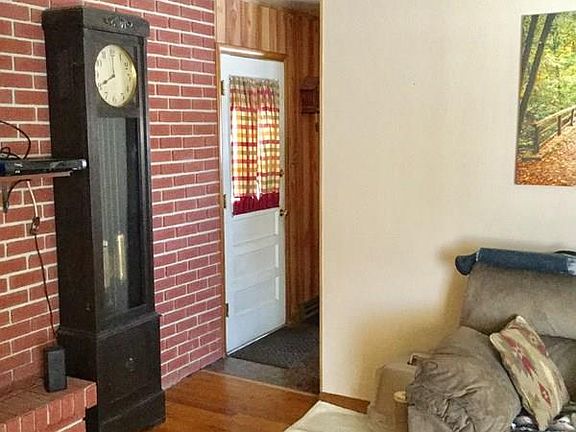 3rd image of 155 Princeton St
