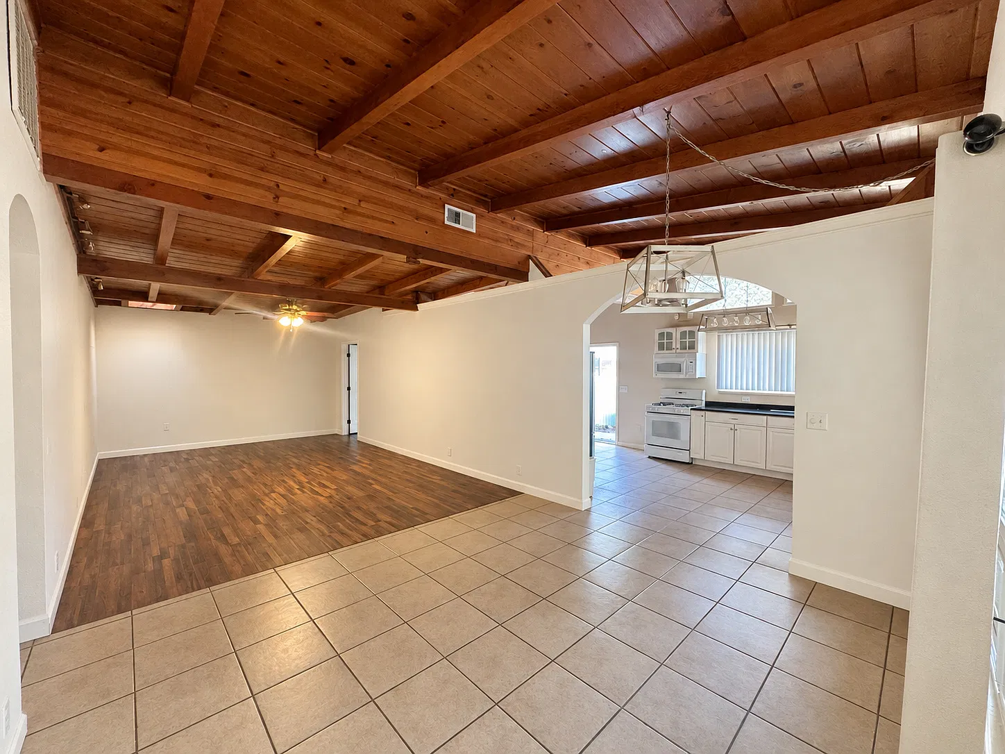 3 bed, 2000 sqft, $2,800 — Photo 2