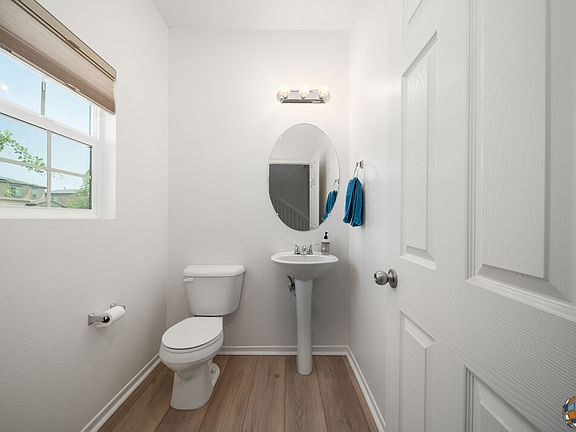 5th image of 623 Linda Vista St
