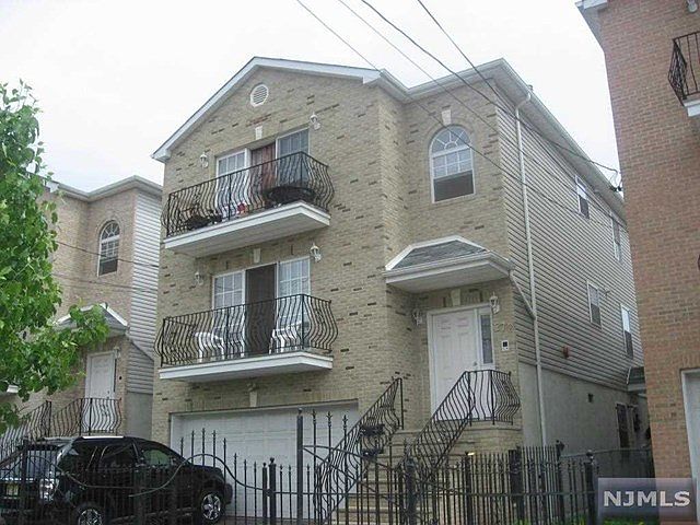 1st image of 278 Jelliff Ave