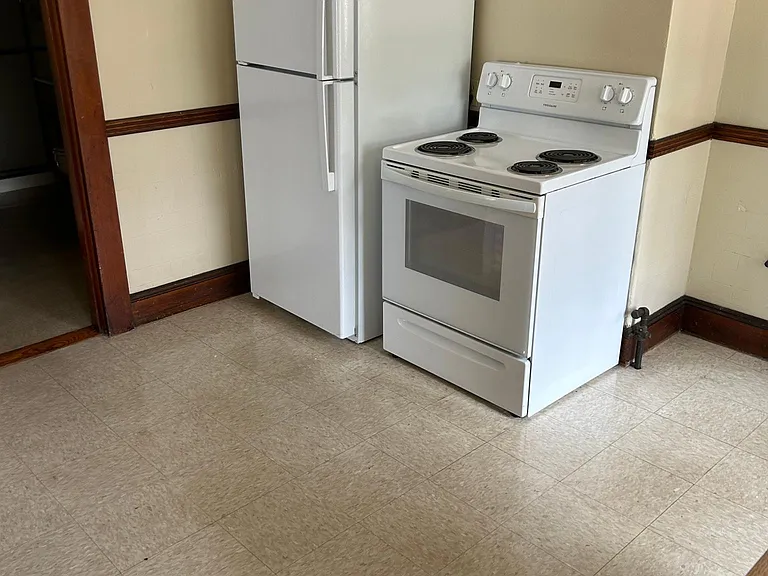 61-63 Quaker Ln S #1 — Photo 7