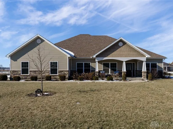 2516 Fiesta Dr, Troy, OH 45373