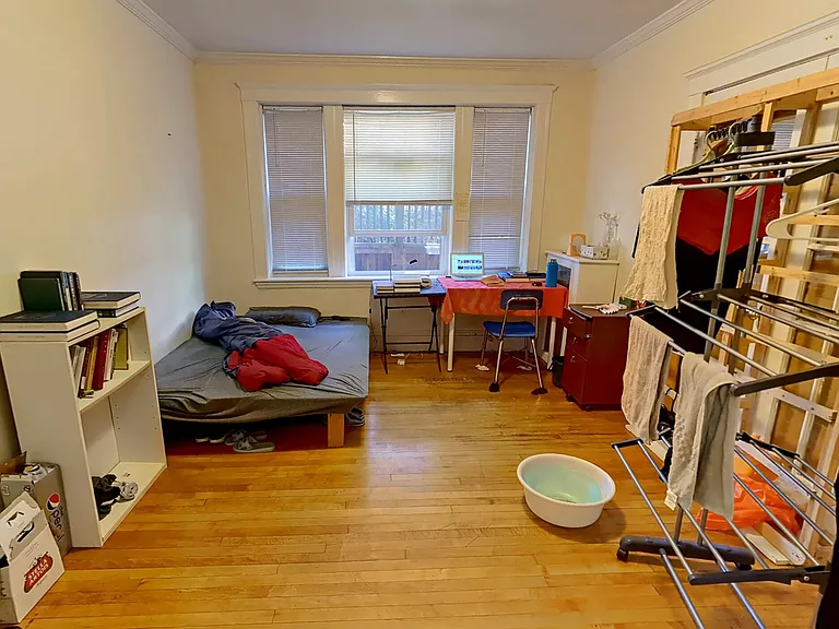 14 Centre St #B — Photo 3