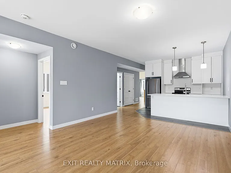 49 Cambridge St — Photo 11