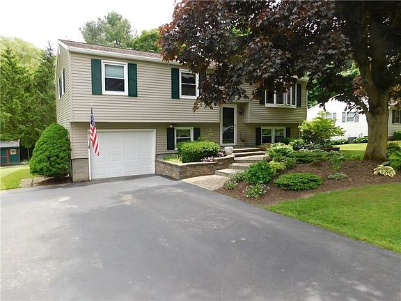 2nd image of 216 Georgianna St