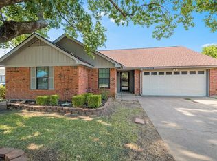 1218 Reeves Ln, Cedar Hill, TX 75104
