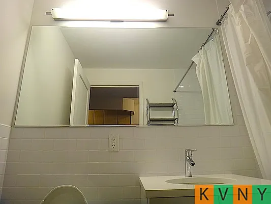 Rented by KVNY Soho | media 42