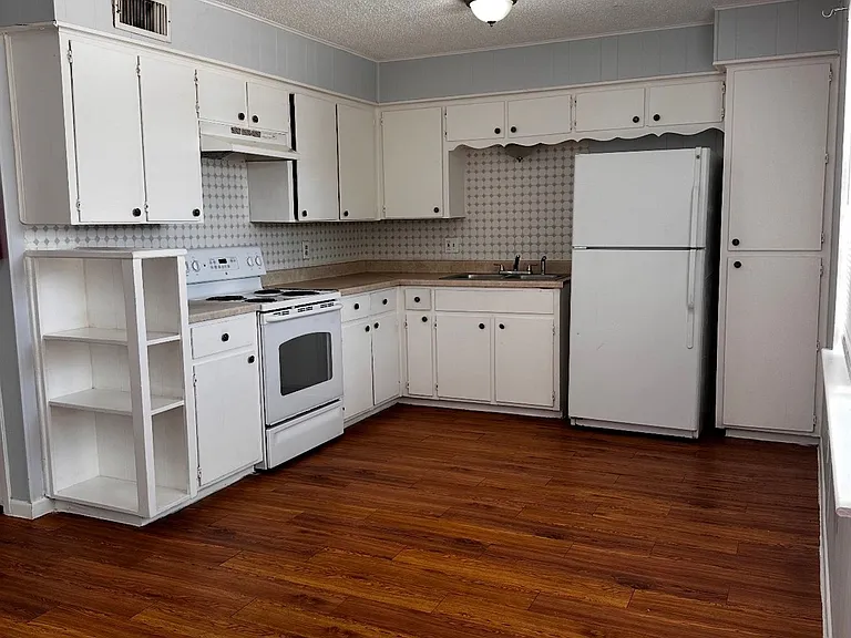 1507 Bundrant Dr — Photo 4