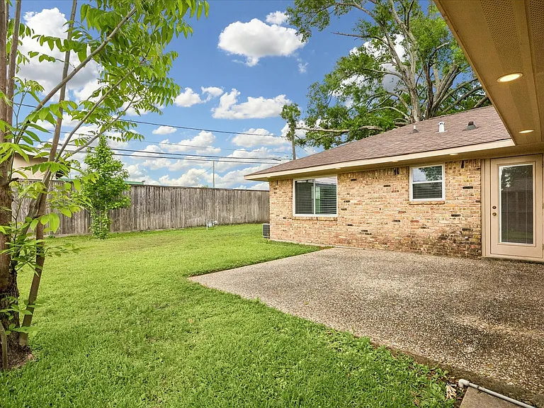 1607 Willowby Dr — Photo 15