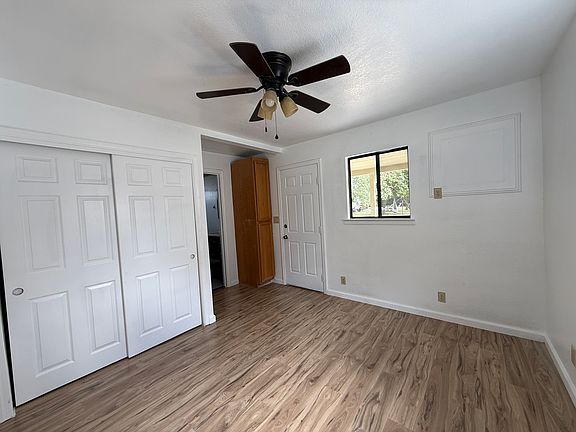3rd image of 1005 River Way