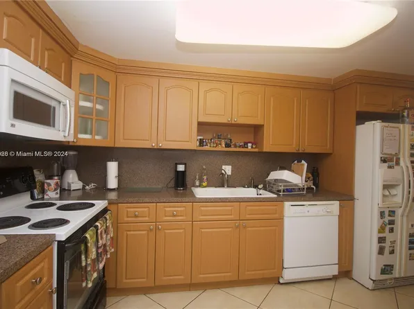 4000 N Hills Dr APT 3, Hollywood, FL 33021