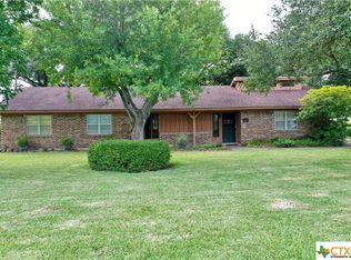 138 Russell Rd, Victoria, TX 77904