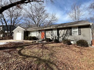 104 NE 73rd St, Gladstone, MO 64118