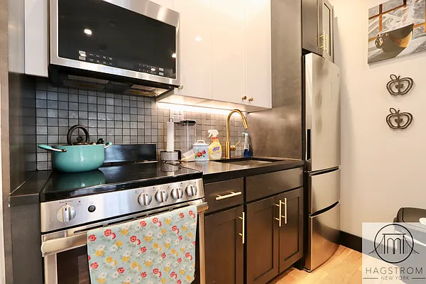 Rented by Hagstrom Management Inc | media 22