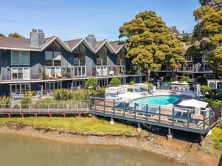 The Cove at Tiburon — Photo 28