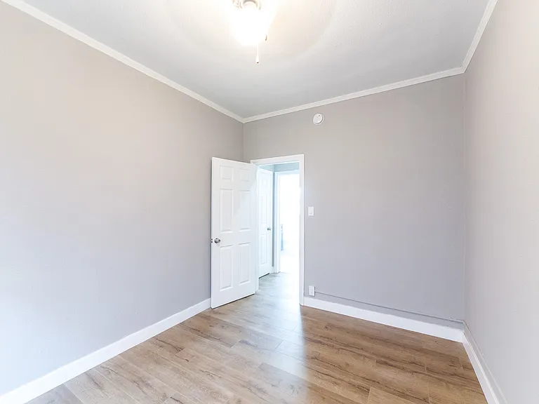 209 N Berendo St #3/4 — Photo 14