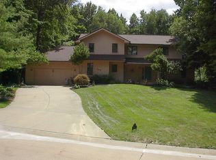 580 Rocky Hollow Dr, Akron, OH 44313