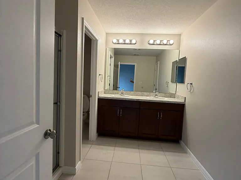 564 Meadow Bend Dr — Photo 16