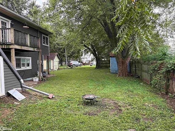2nd image of 206 E Hempstead Ave
