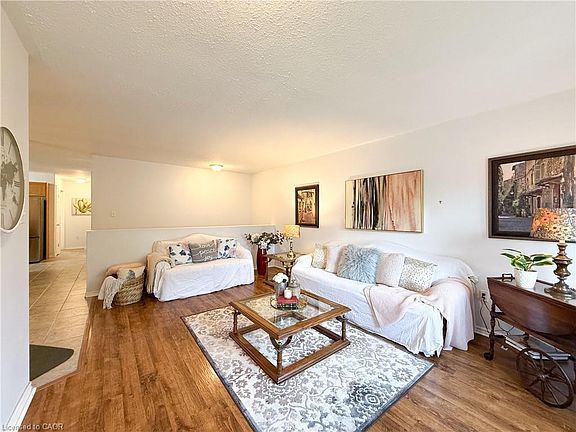 4th image of 33 A Lingwood Dr