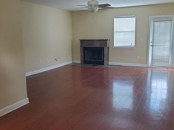 4th image of 5601 Columbus Cir