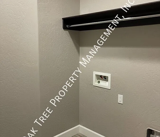 1541 Herring Ln — Photo 9