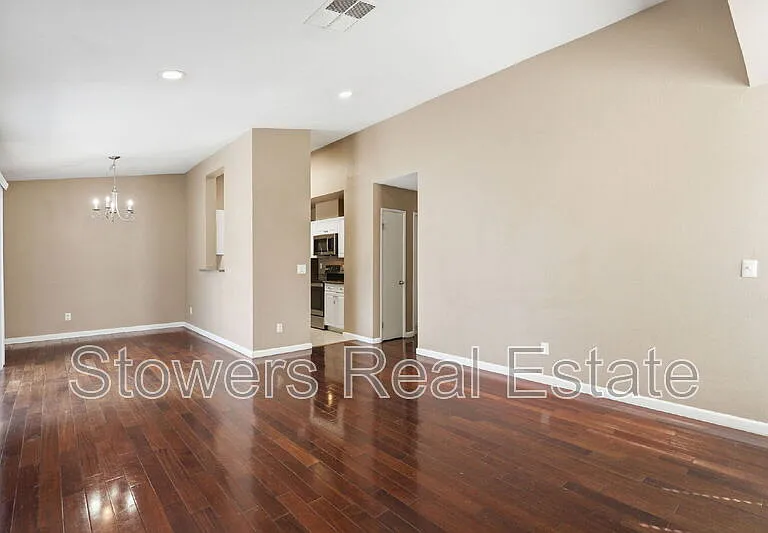 7102 Cross Creek Cir #C — Photo 3