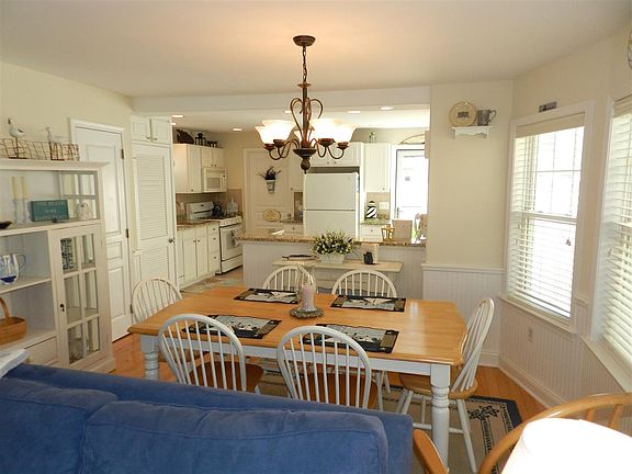 3rd image of 115 Wesley Ave