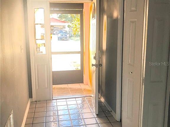 3rd image of 817 Mendoza Dr