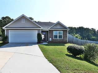 6011 Showell Cir, Pfafftown, NC 27040