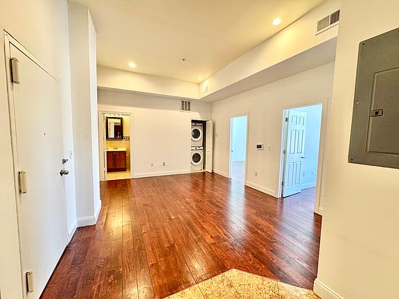 2nd image of 439 N 13th St APT 3A