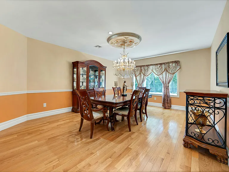 252 Mabel Pl — Photo 14