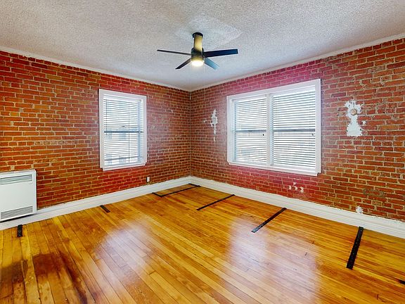 5th image of 839 S Saint Andrews Pl #208