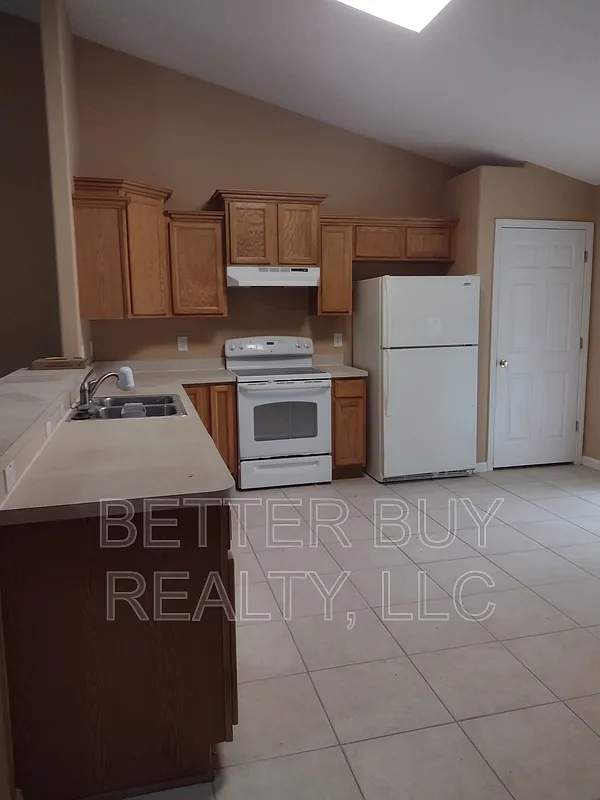 3 bed, 2.0 bath, 1388 sqft, $1,675 — Photo 4