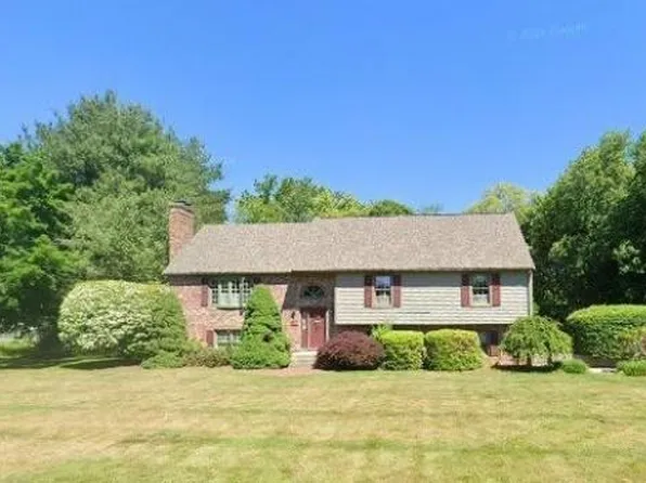423 Buxton St, North Smithfield, RI 02896