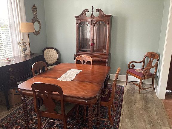 Formal dining room