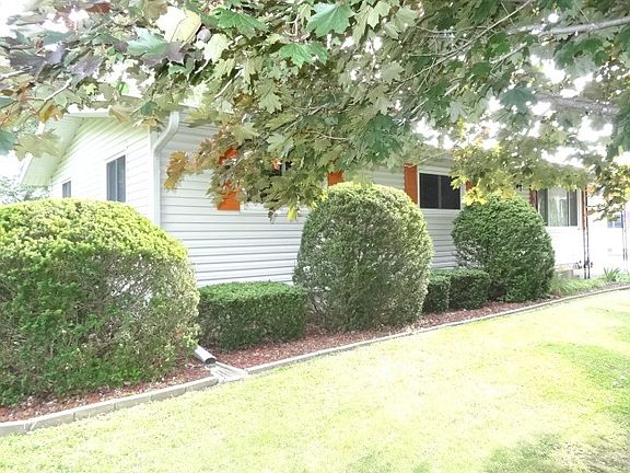2nd image of 22505 Durand Ave