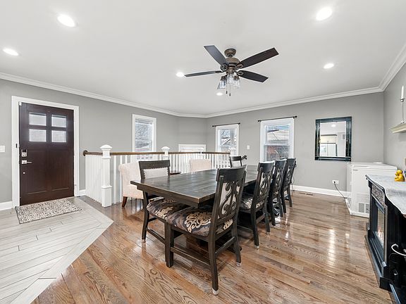 5th image of 2637 Oak St