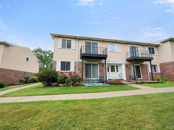 5283 Highland Rd Unit 205, Waterford, MI 48327