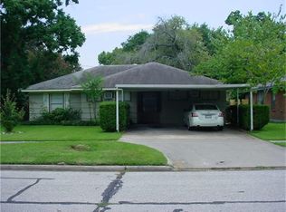 209 Midway Dr, Baytown, TX 77521