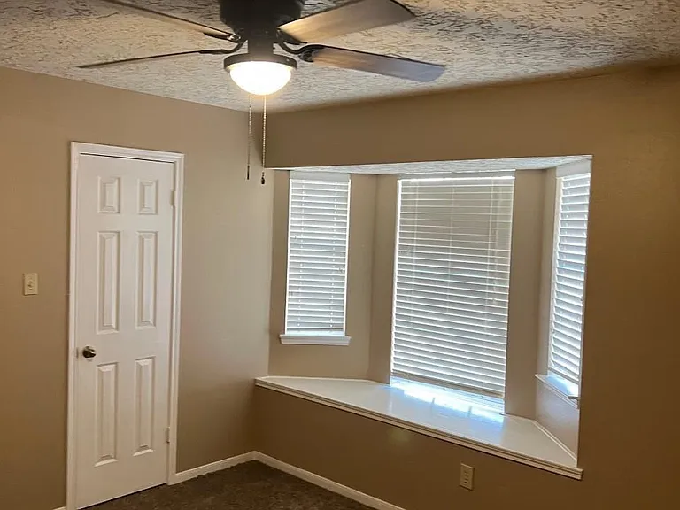 13967 Dentwood Dr — Photo 11