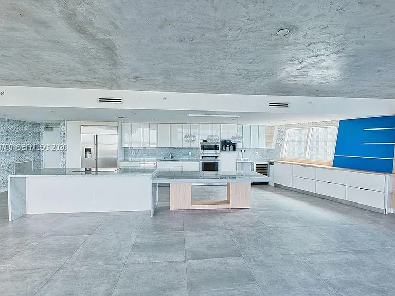 3250 NE 1st Ave #Penthouse 1115 — Photo 1