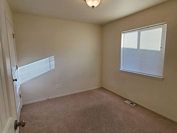 5th image of 125 6th Ave E