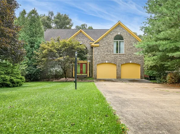 2458 Wedgewood Dr, Wexford, PA 15090