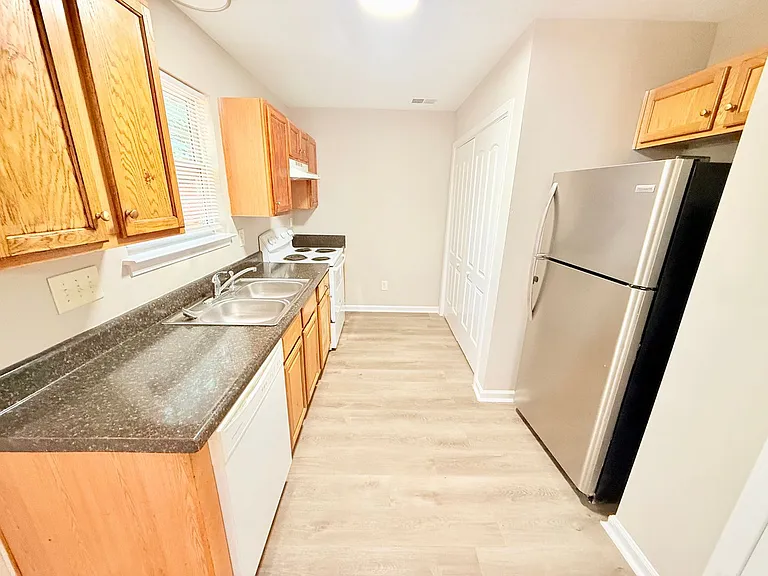 4113 Parkdale Dr — Photo 5