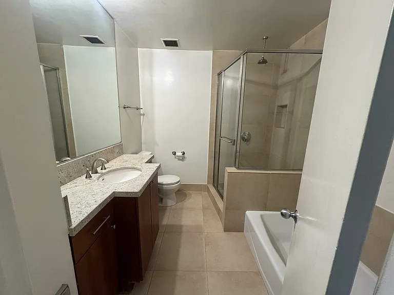 10655 Wilshire Blvd #Penthouse 4 — Photo 8