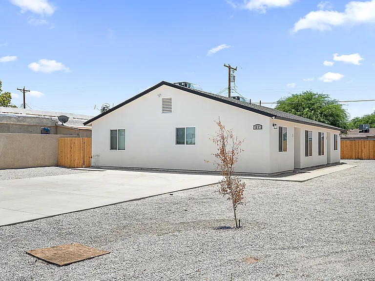 1811 E Raymond St #B — Photo 23