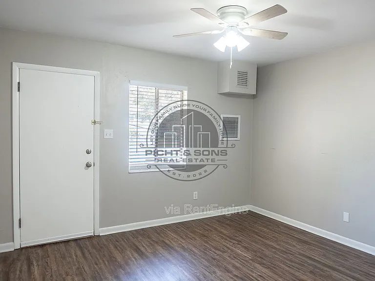 414 Hayden Rd #E — Photo 6
