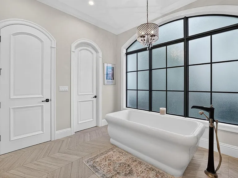 2425 Delmar Pl — Photo 28