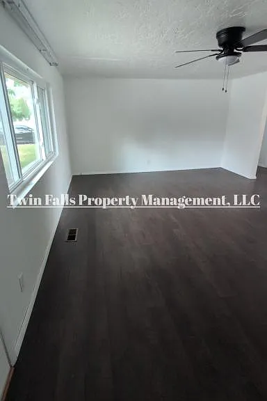 3073 Vickie Ln — Photo 7